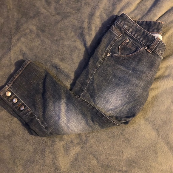 Capris - Picture 2 of 4